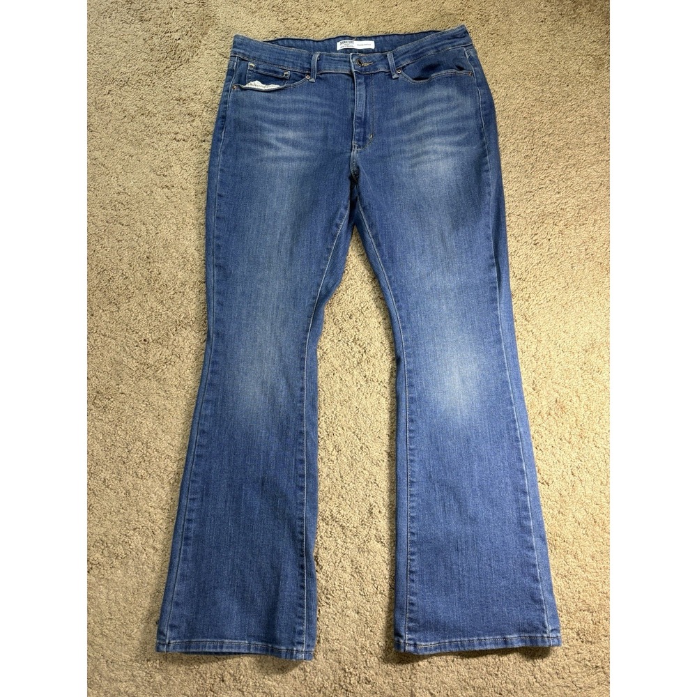Signature Levi Strauss Jeans Women 31x30 Mid-Rise Bootcut‎ Boho Hippie